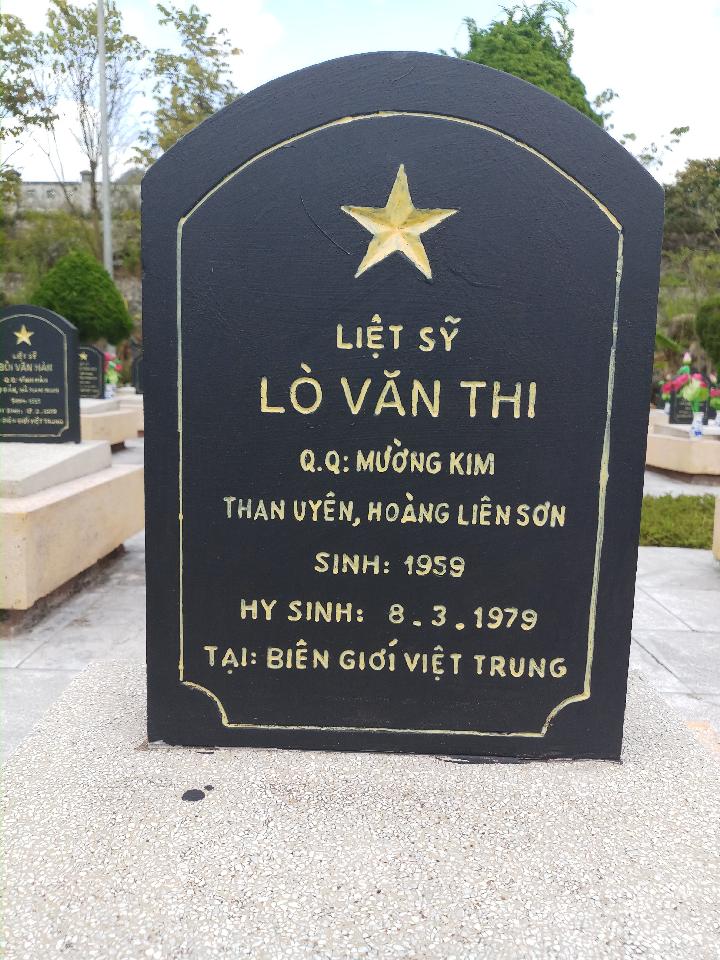 Ảnh mộ liệt sĩ Lò Văn Thi