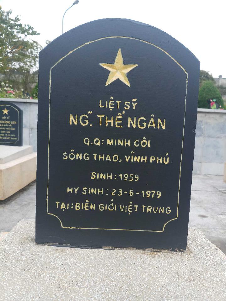 Ảnh mộ liệt sĩ Nguyễn Thế Ngân
