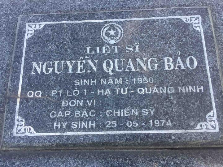 Ảnh mộ liệt sĩ NGUYỄN QUANG BẢO
