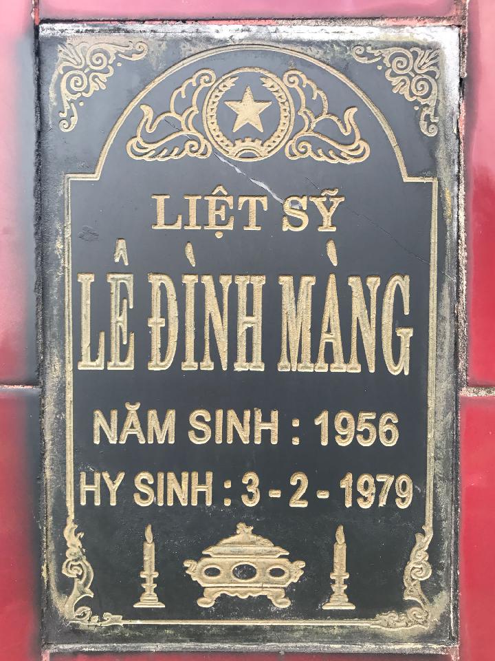 Ảnh mộ liệt sĩ Lê Đình Màng