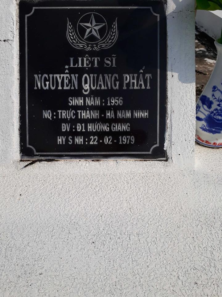 Ảnh mộ liệt sĩ Nguyễn Quang Phất