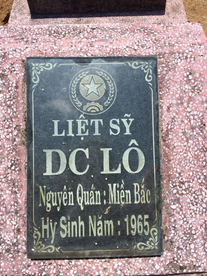 Ảnh mộ liệt sĩ DC Lô