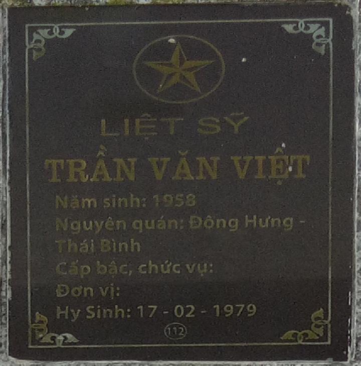 Ảnh mộ liệt sĩ Trần Văn Việt