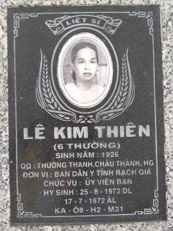 Ảnh mộ liệt sĩ Lê Kim Thiên