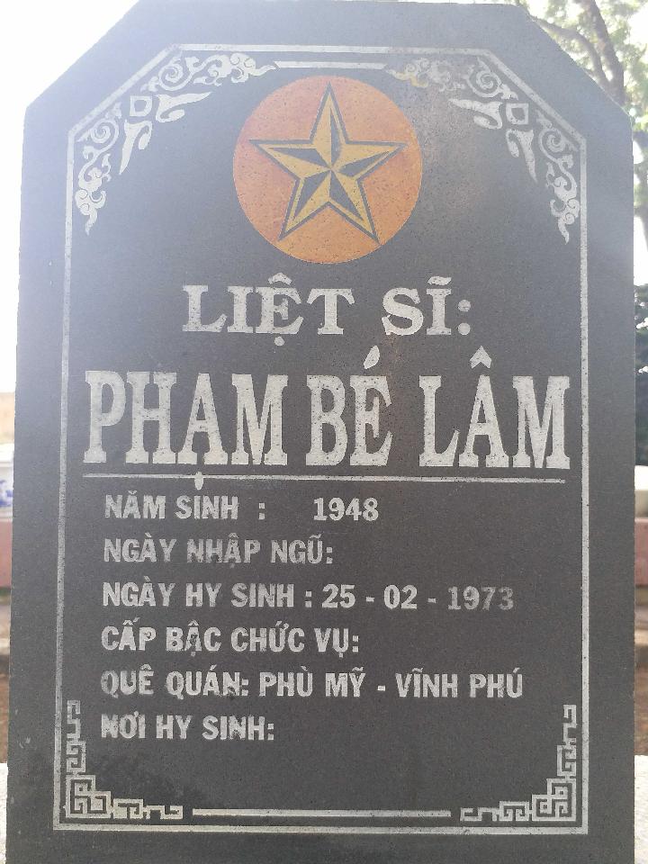 Ảnh mộ liệt sĩ Phạm Bé Lâm