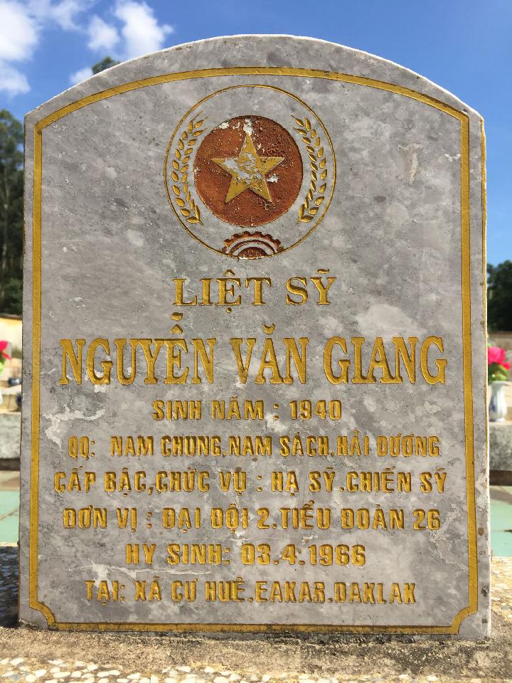 Ảnh mộ liệt sĩ NGUYỄN VĂN GIANG