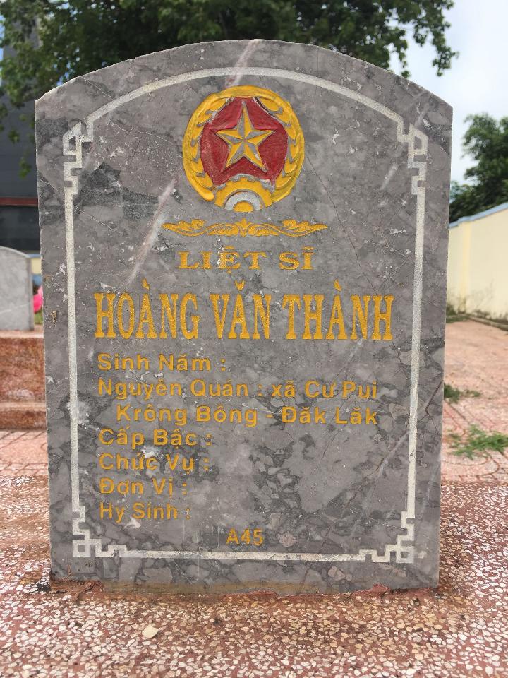 Ảnh mộ liệt sĩ Hoàng Văn Thành