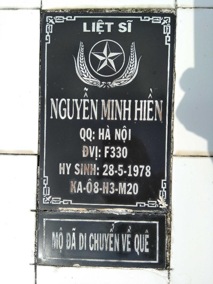 Ảnh mộ liệt sĩ Nguyễn Minh Hiền