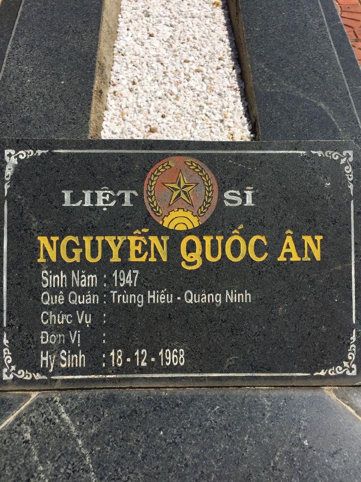 Ảnh mộ liệt sĩ Nguyễn Quốc Ân