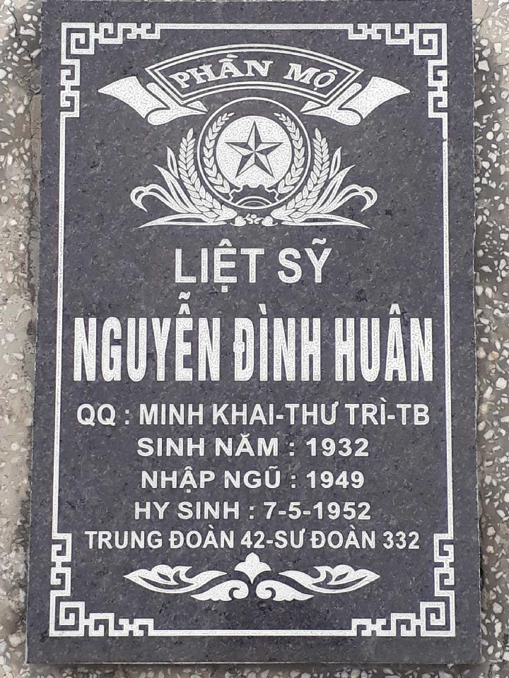 Ảnh mộ liệt sĩ NGUYỄN ĐÌNH HUÂN