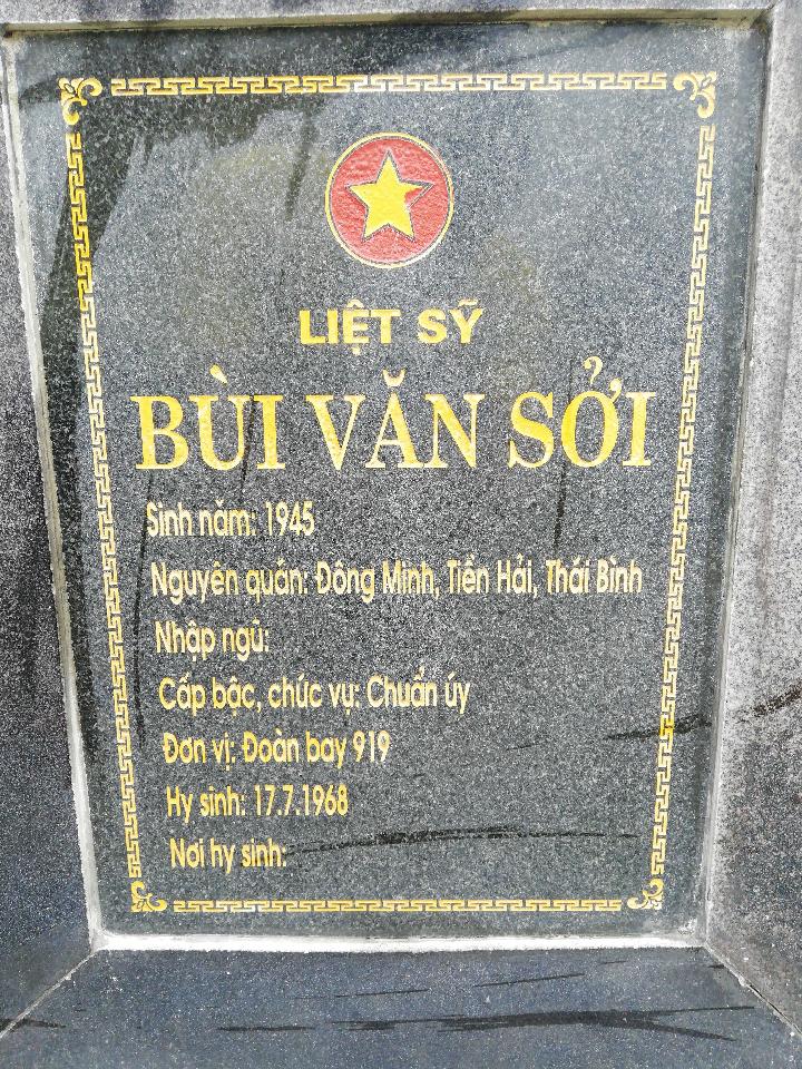 Ảnh mộ liệt sĩ Bùi Văn Sới