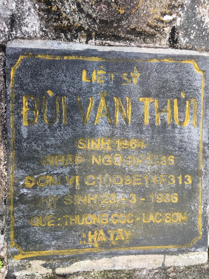 Ảnh mộ liệt sĩ Bùi Văn Thửi