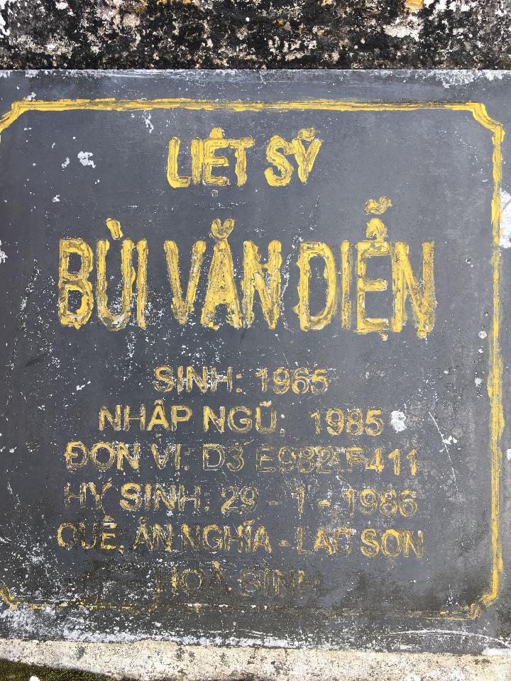 Ảnh mộ liệt sĩ Bùi Văn Diễn