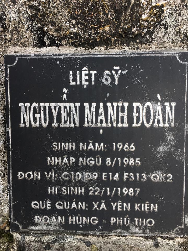 Ảnh mộ liệt sĩ Nguyễn Mạnh Đoàn
