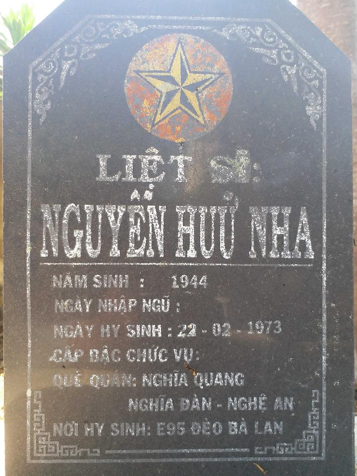 Ảnh mộ liệt sĩ Nguyễn Hữu Nha