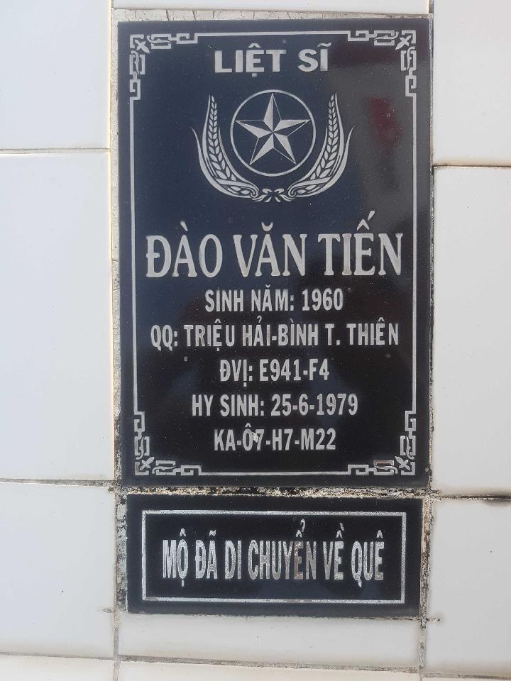 Ảnh mộ liệt sĩ Đào Văn Tiến