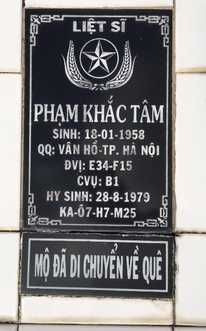 Ảnh mộ liệt sĩ Phạm Khắc Tâm