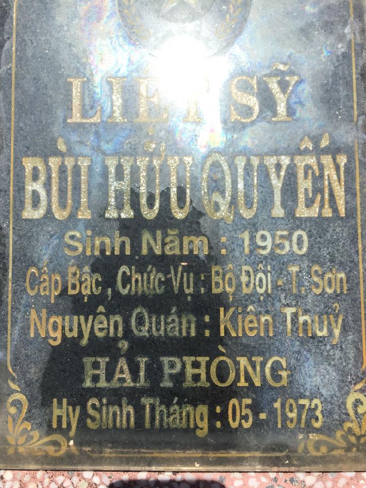 Ảnh mộ liệt sĩ Bùi Hữu Quyến
