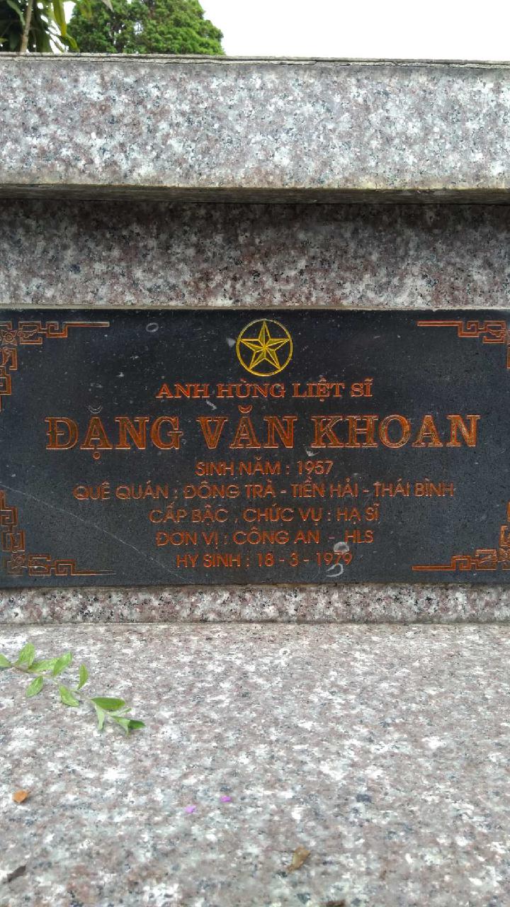 Ảnh mộ liệt sĩ Đặng Văn Khoan