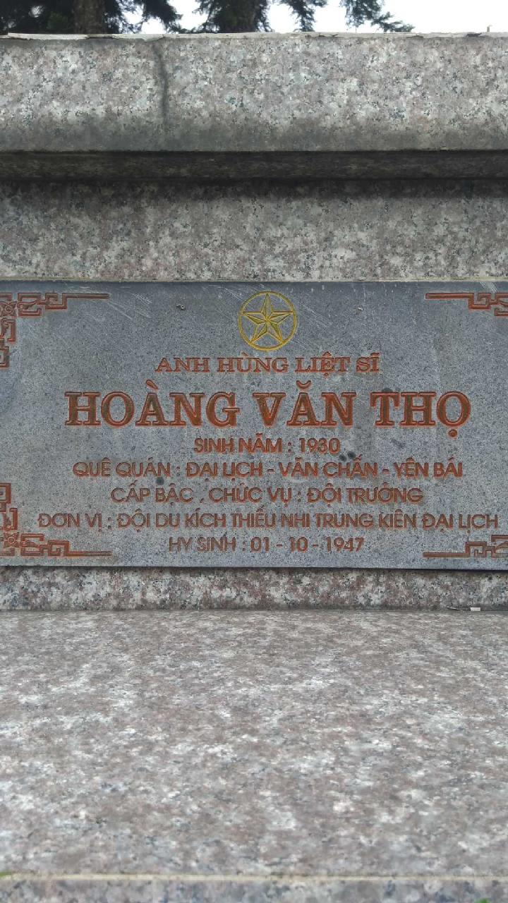 Ảnh mộ liệt sĩ Hoàng Văn Thọ