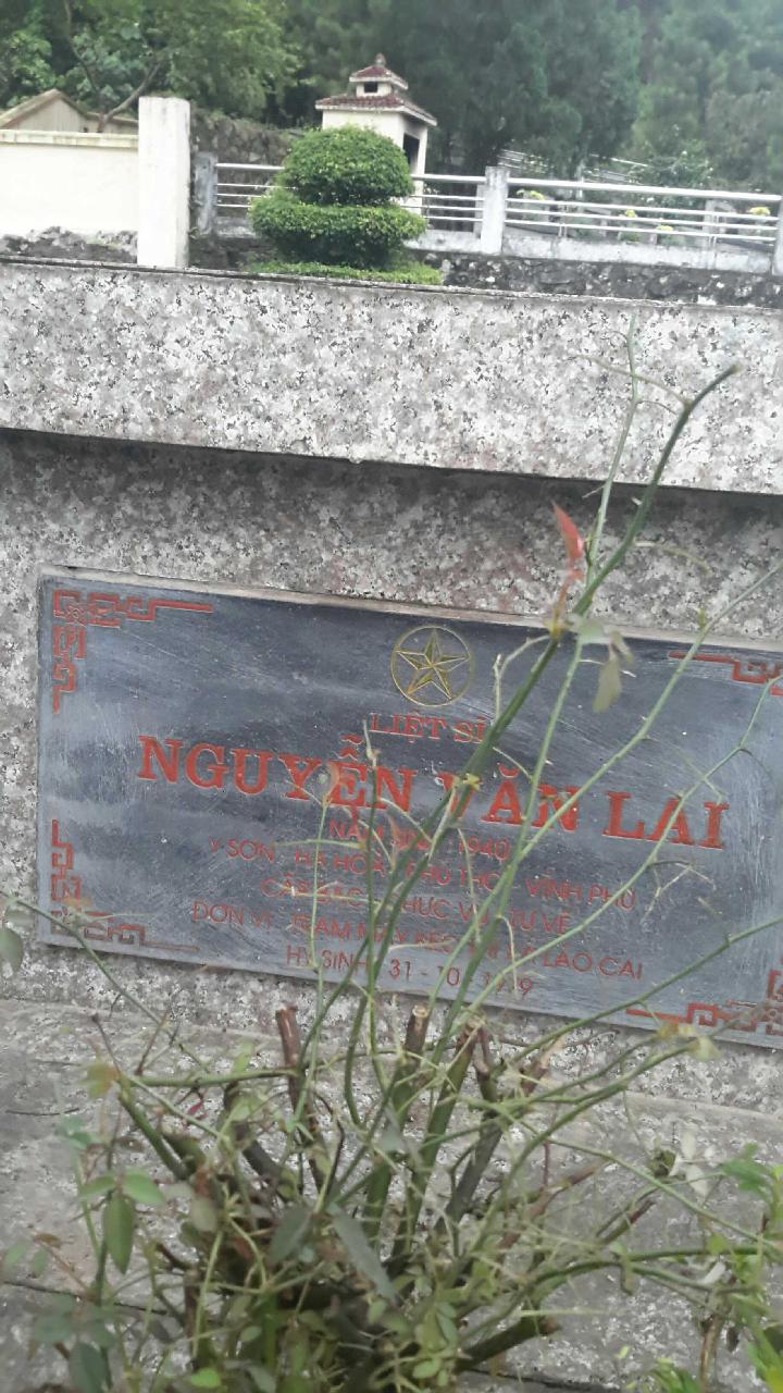 Ảnh mộ liệt sĩ Nguyễn Văn Lai