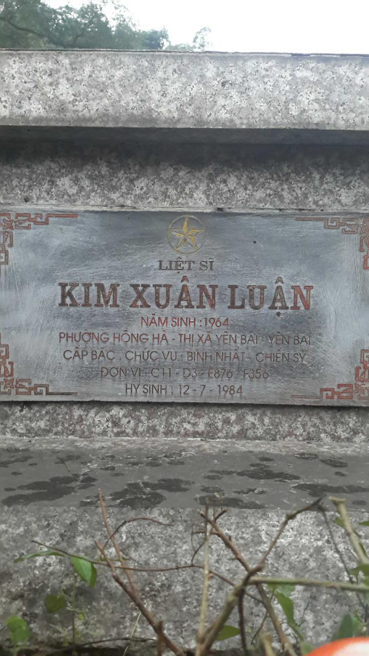 Ảnh mộ liệt sĩ Kim Xuân Luận