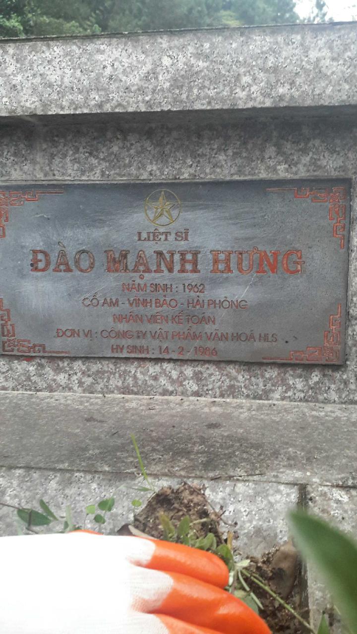 Ảnh mộ liệt sĩ Đào Mạnh Hưng