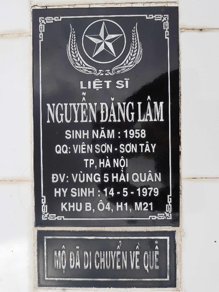 Ảnh mộ liệt sĩ Nguyễn Đăng Lâm