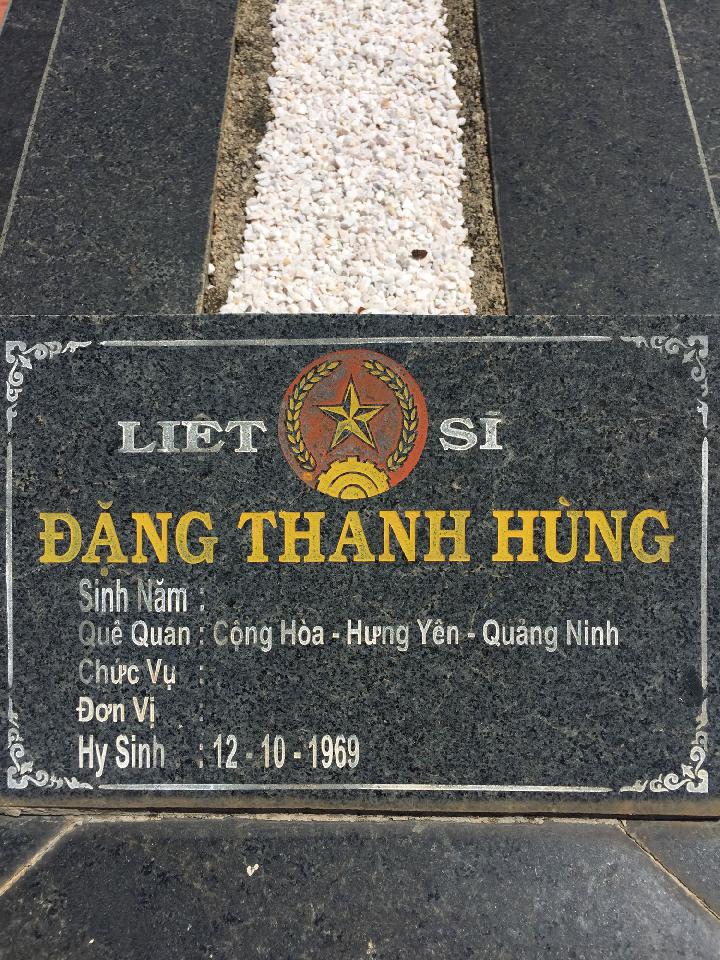 Ảnh mộ liệt sĩ Đặng Thanh Hùng