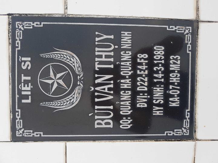 Ảnh mộ liệt sĩ Bùi Văn Thụy