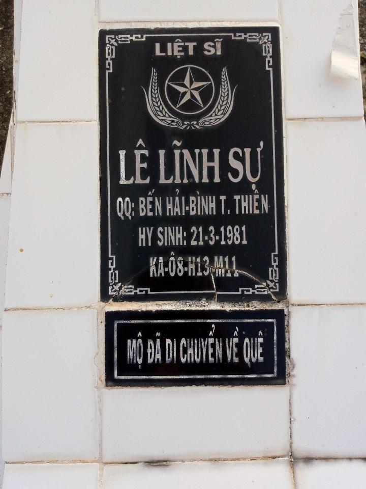 Ảnh mộ liệt sĩ Lê Lĩnh Sự