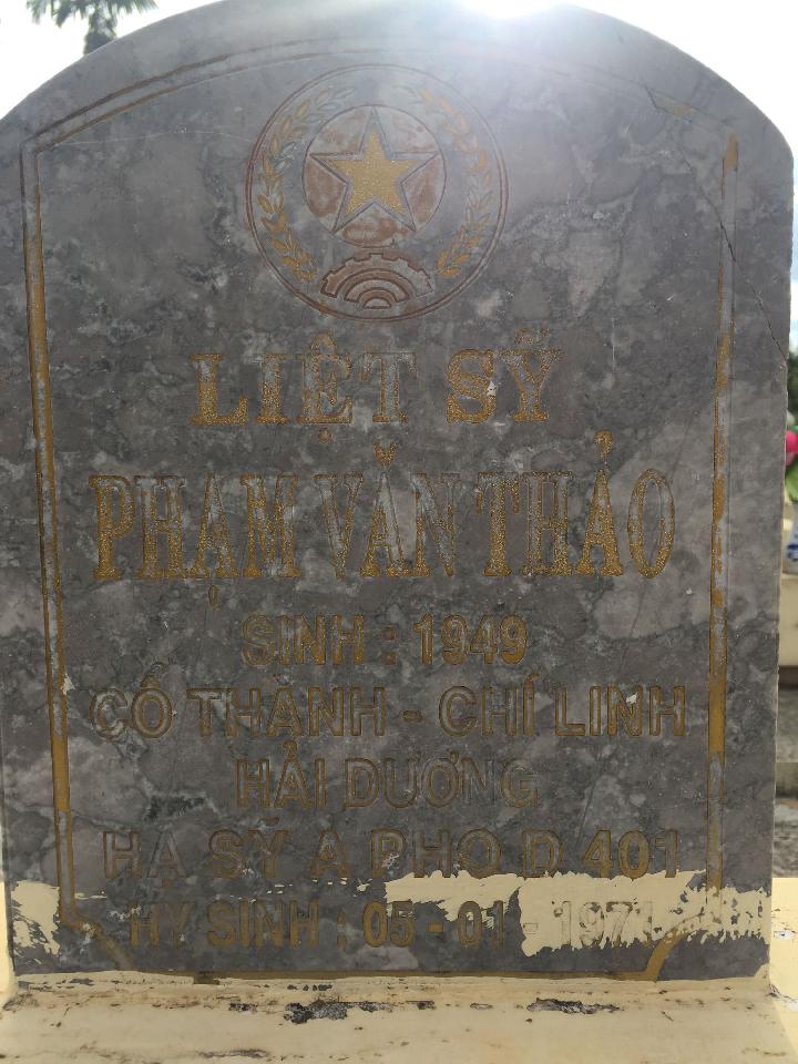 Ảnh mộ liệt sĩ Phạm Văn Thảo