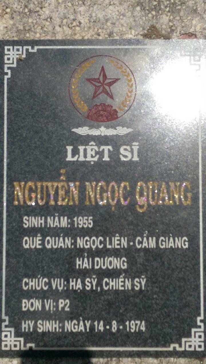 Ảnh mộ liệt sĩ Nguyễn Ngọc Quang