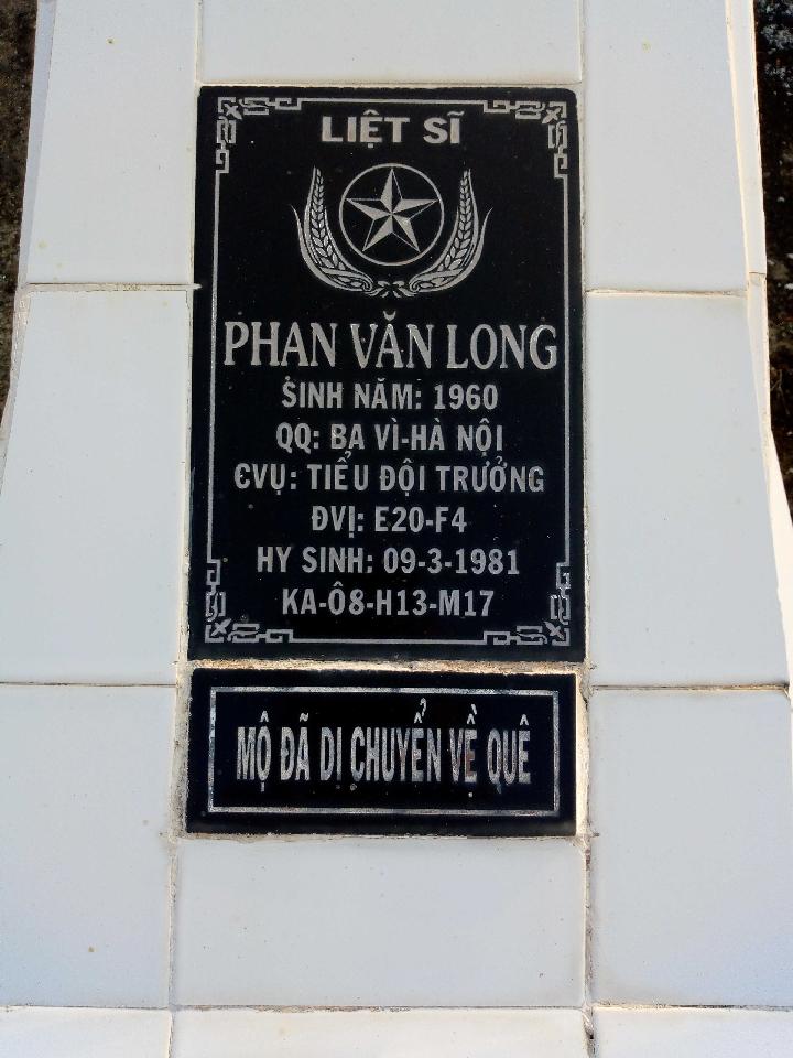 Ảnh mộ liệt sĩ Phan Văn Long
