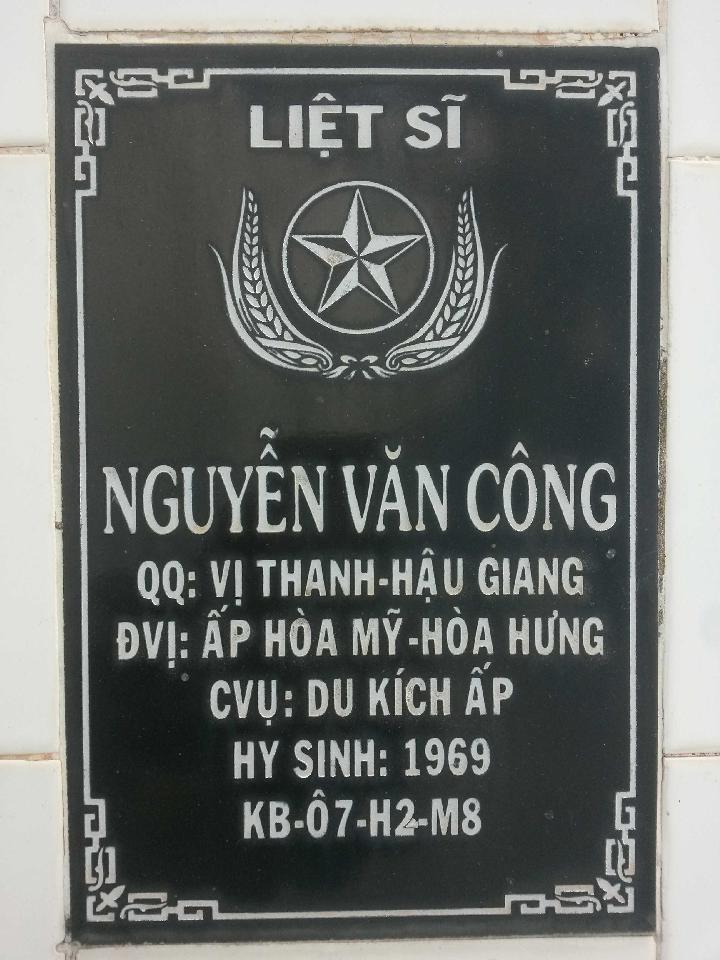 Ảnh mộ liệt sĩ Nguyễn Văn Công