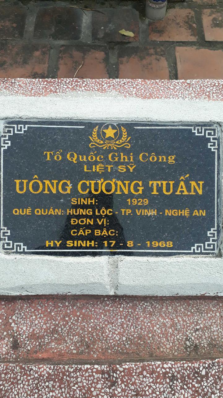 Ảnh mộ liệt sĩ Uông Cương Tuấn