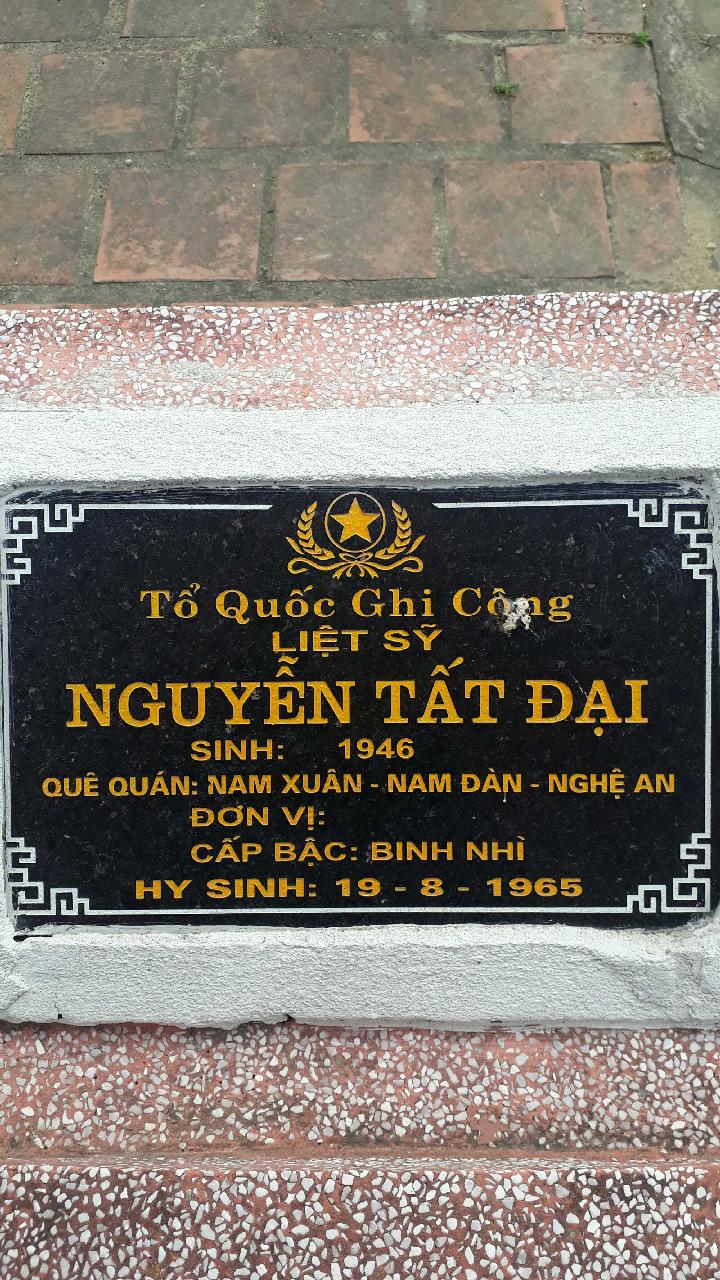 Ảnh mộ liệt sĩ Nguyễn Tất Đại