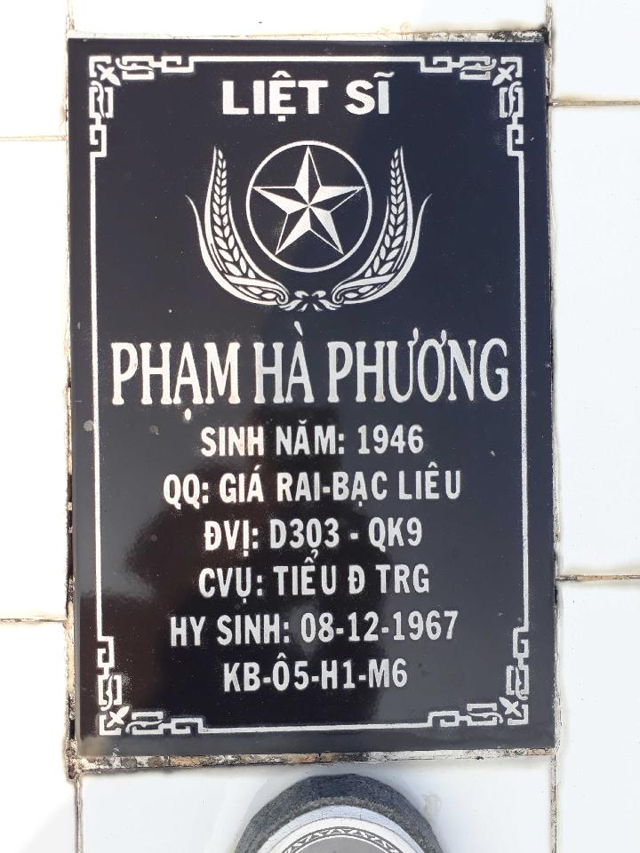 Ảnh mộ liệt sĩ Phạm Hà Phương