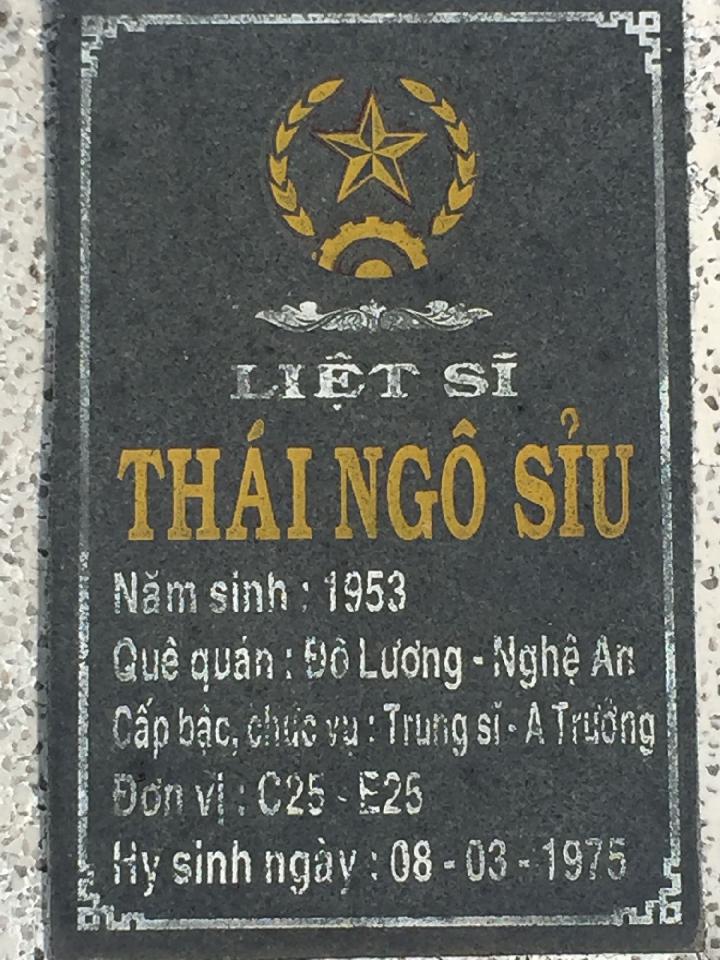 Ảnh mộ liệt sĩ Thái Ngô Sỉu