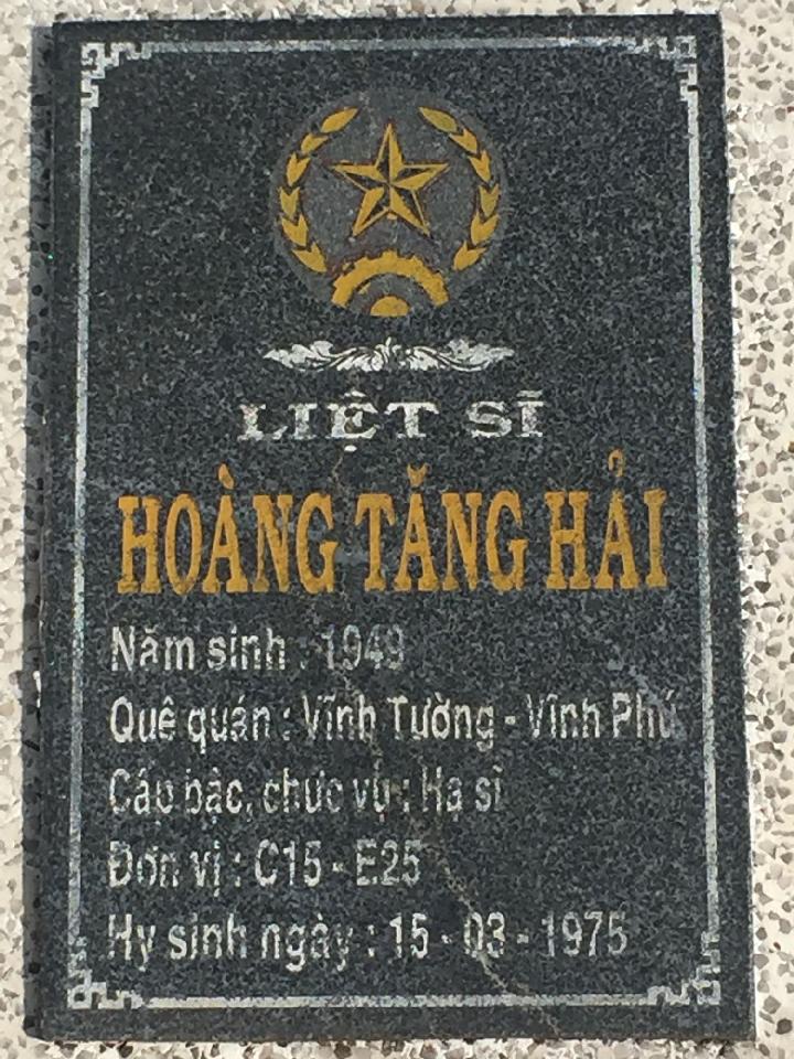 Ảnh mộ liệt sĩ Hoàng Tăng Hải