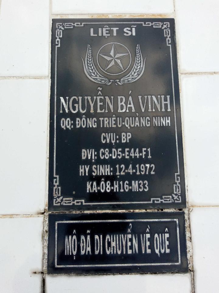 Ảnh mộ liệt sĩ Nguyễn Bá Vinh