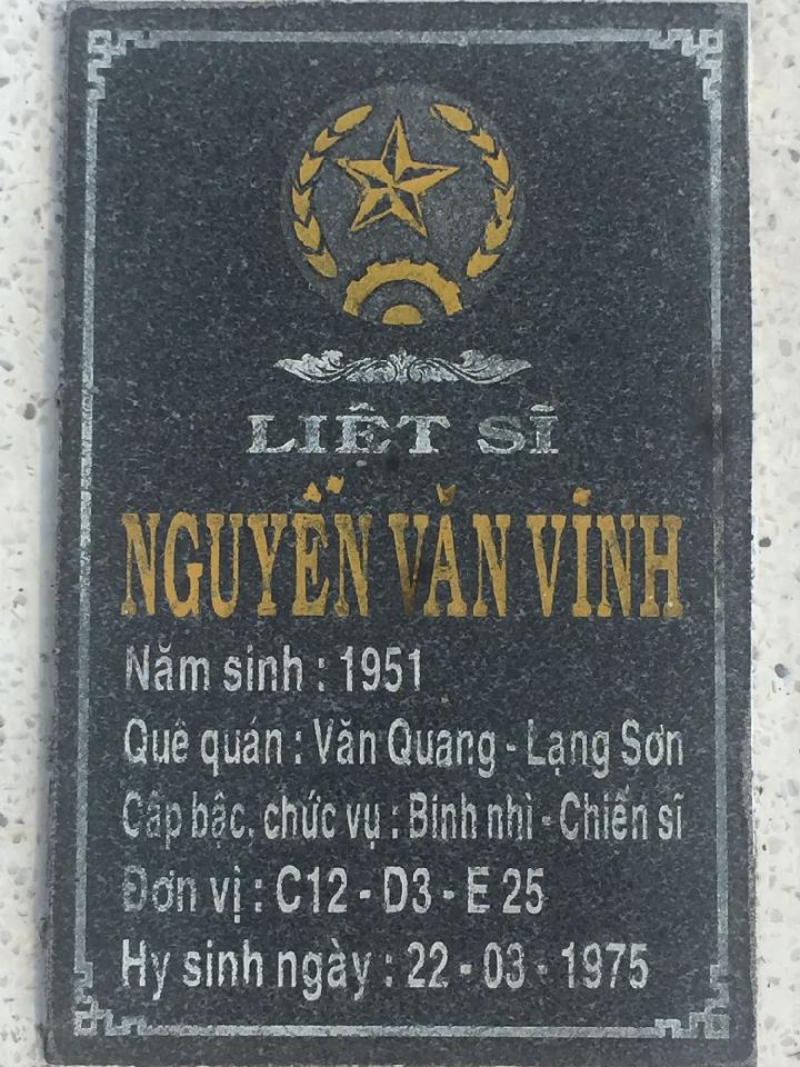 Ảnh mộ liệt sĩ Nguyễn Văn Vĩnh