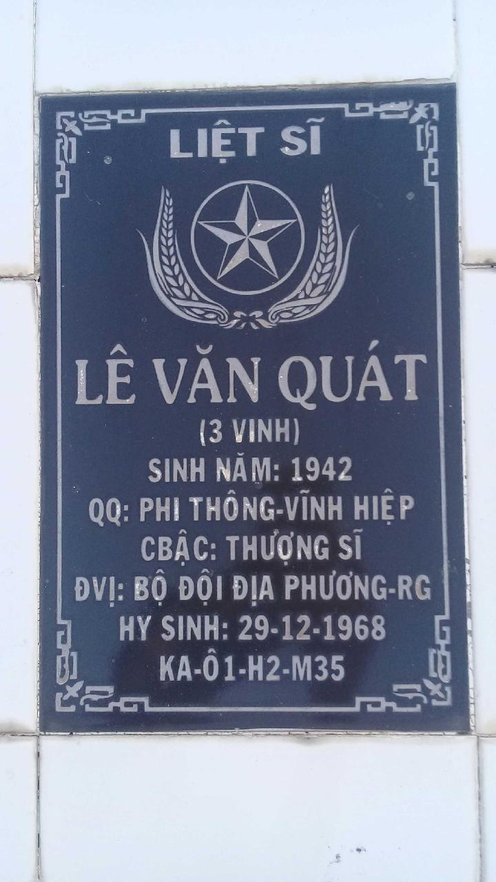 Ảnh mộ liệt sĩ Lê Văn Quát (3 Vinh)