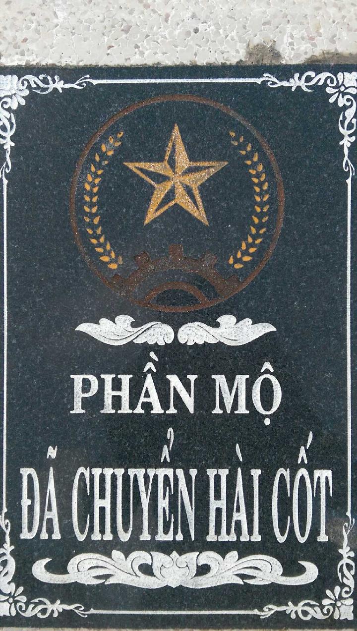 Ảnh mộ liệt sĩ Đinh Minh Nhâm