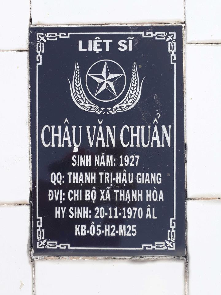 Ảnh mộ liệt sĩ Châu Văn Chuẩn