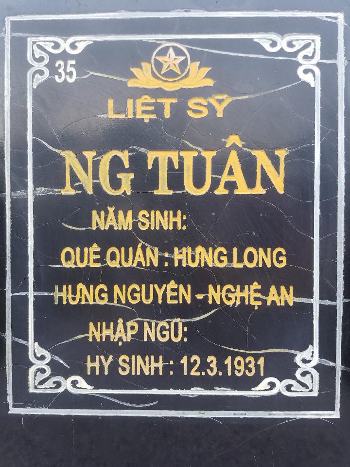 Ảnh mộ liệt sĩ Ng Tuân