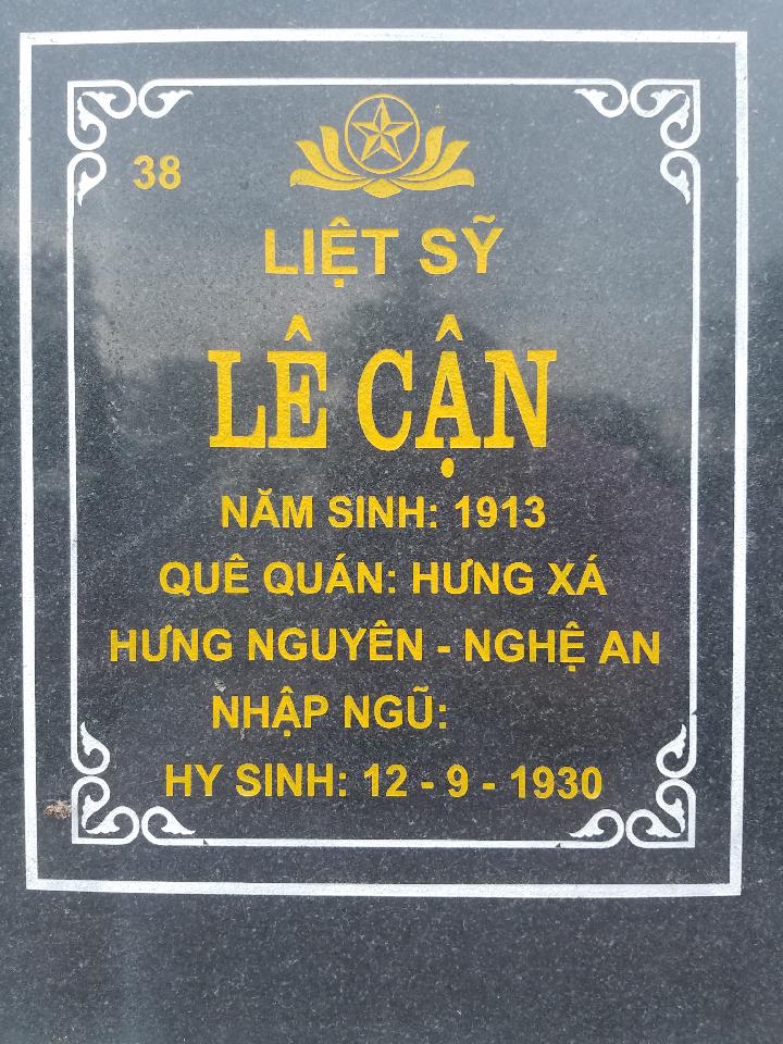 Ảnh mộ liệt sĩ Lê Cận