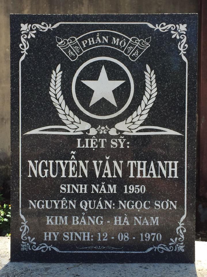 Ảnh mộ liệt sĩ Nguyễn Văn Thanh
