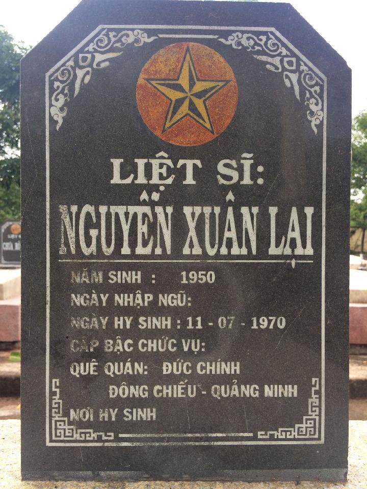 Ảnh mộ liệt sĩ Nguyễn Xuân Lại