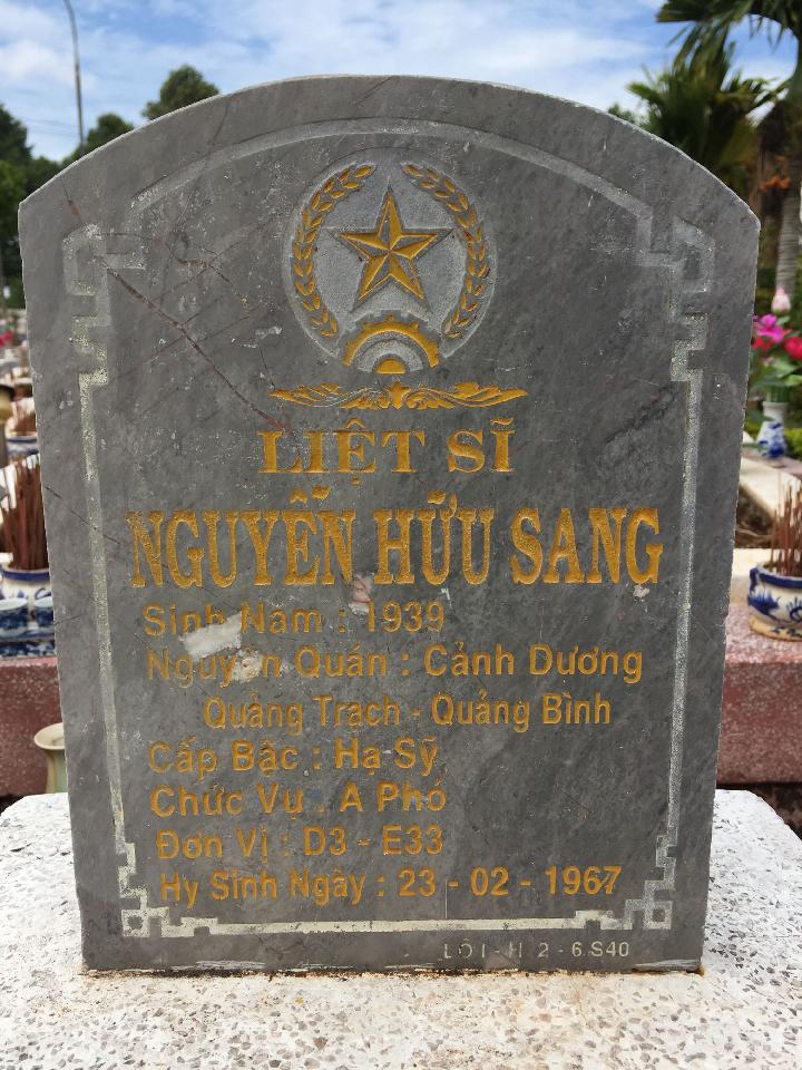 Ảnh mộ liệt sĩ Nguyễn Hữu Sang